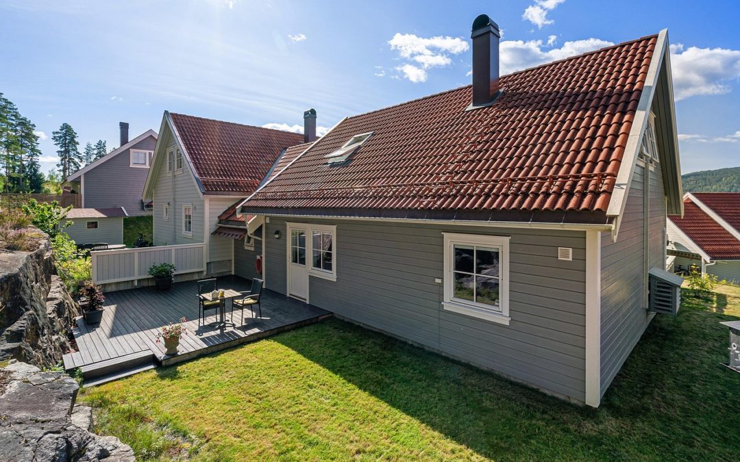 Na co zwracać uwagę przy wyborze firmy do montażu dachu?